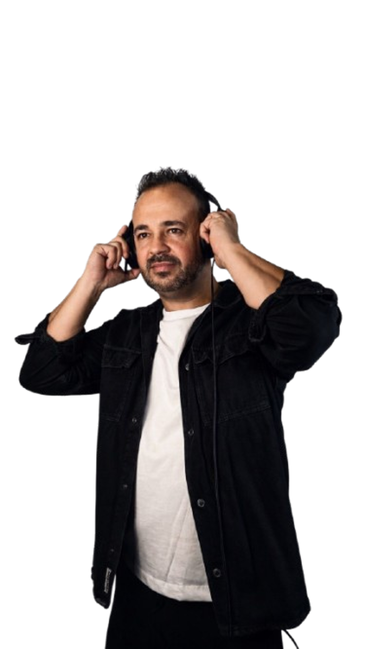 Pumuky con sus auriculares
